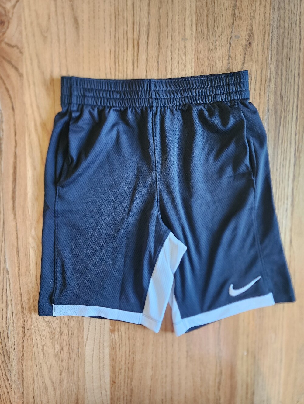 Nike Boy's Black Dri-Fit Athletic Activewear Casual Everyday Shorts Large L